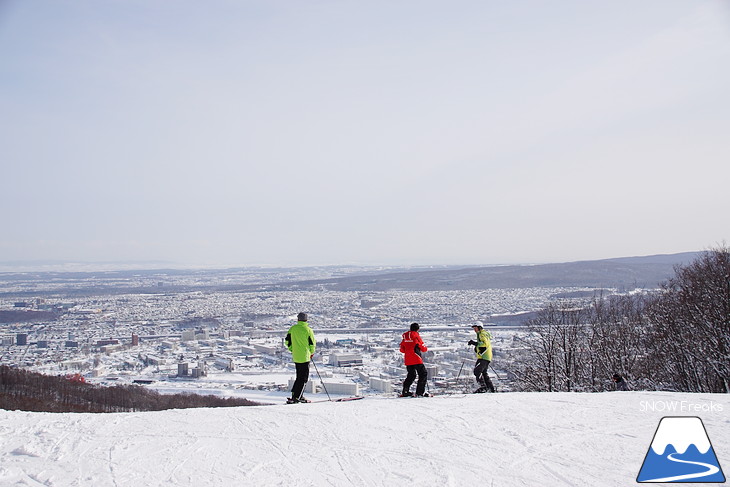 札幌藻岩山スキー場 『青空』が最高に似合うゲレンデ☆